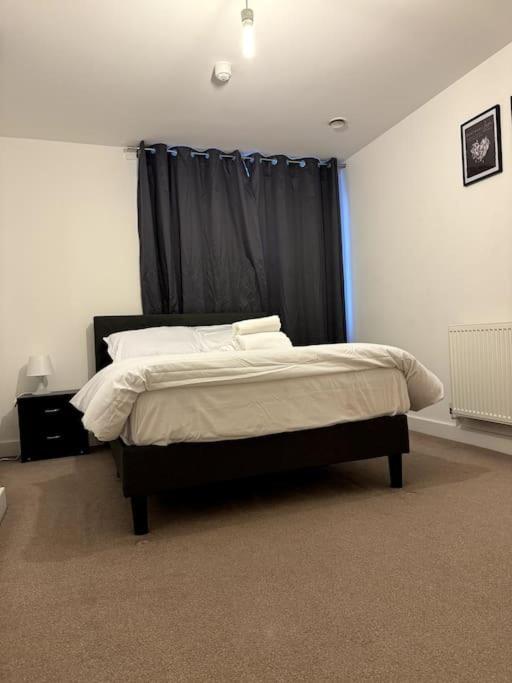 Two Bedrooms Flat In Stratford ロンドン エクステリア 写真